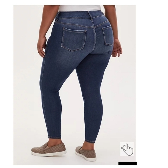 Torrid Jegging Super Stretch Medium Wash - Picture 3 of 8
